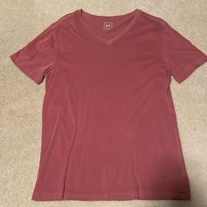 GAP Red Short-sleeve V neck shirt. Size Medium
